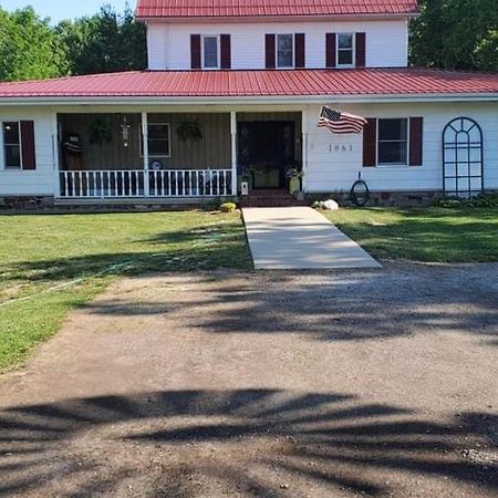 The Farmhouse Inn Guest House Nappanee Zewnętrze zdjęcie