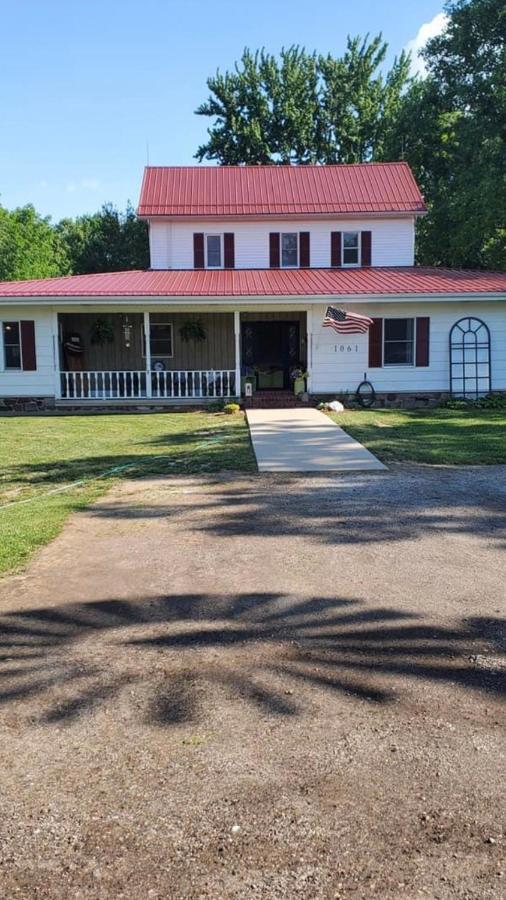 The Farmhouse Inn Guest House Nappanee Zewnętrze zdjęcie